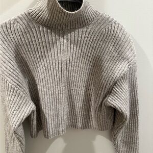 H&M Light Gray Ribbed Turtleneck Sweater